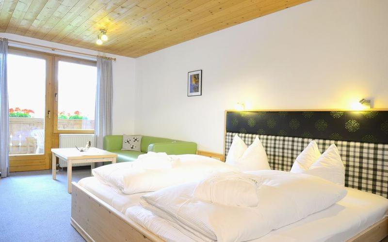 Hotel Pfleger Anras Kültér fotó